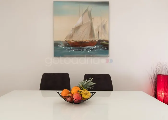Luxury Sea & City View Apartments Dammi